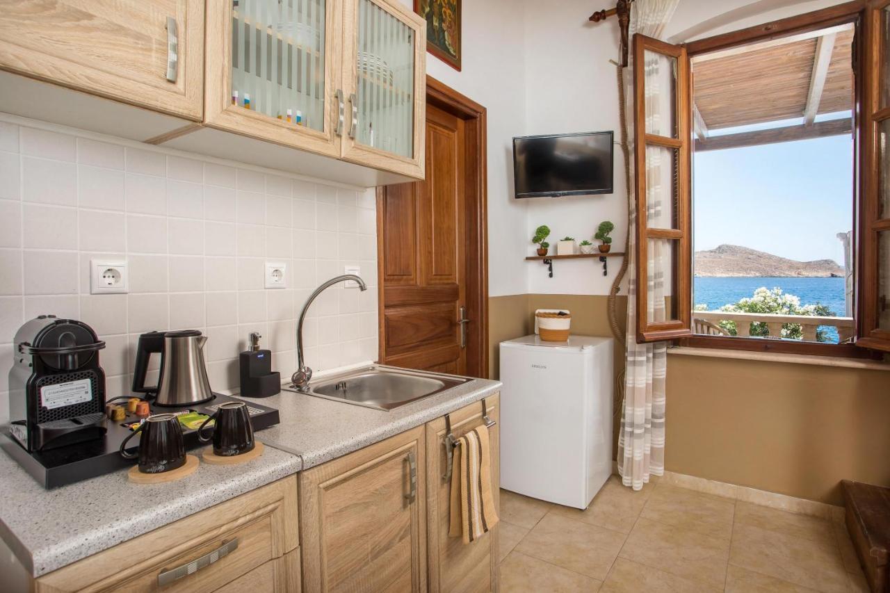 Annas Houses Chalki Town Exterior foto