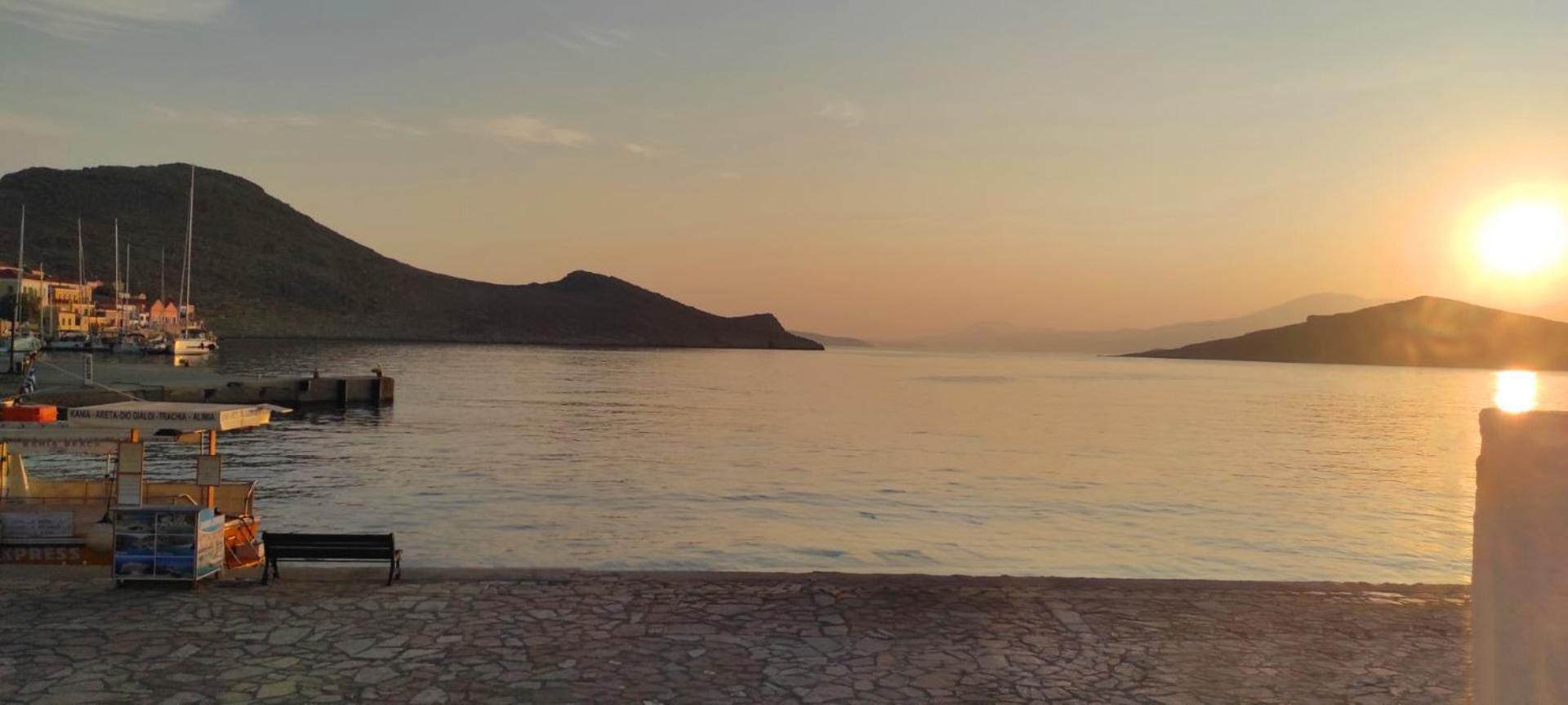 Annas Houses Chalki Town Zimmer foto